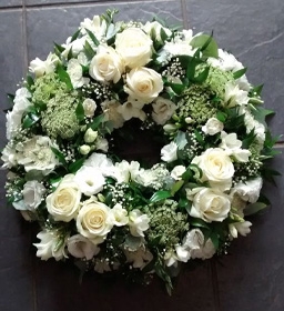 Funeral wreaths, sprays, pillows & cushions